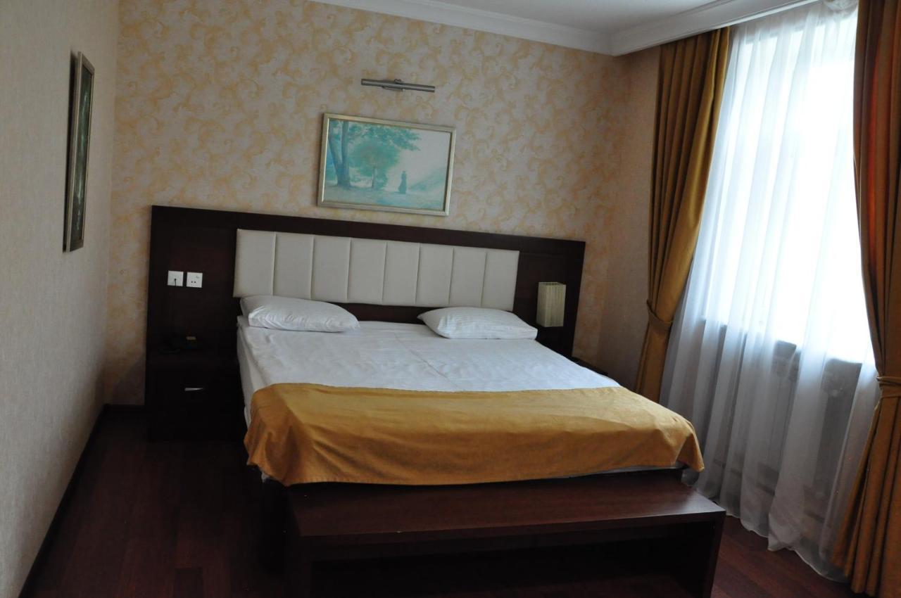Vilesh Palace Hotel มาซาลเลอ ภายนอก รูปภาพ