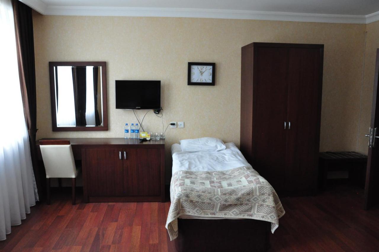 Vilesh Palace Hotel มาซาลเลอ ภายนอก รูปภาพ