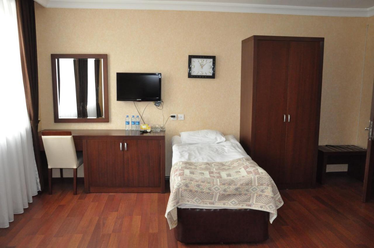 Vilesh Palace Hotel มาซาลเลอ ภายนอก รูปภาพ