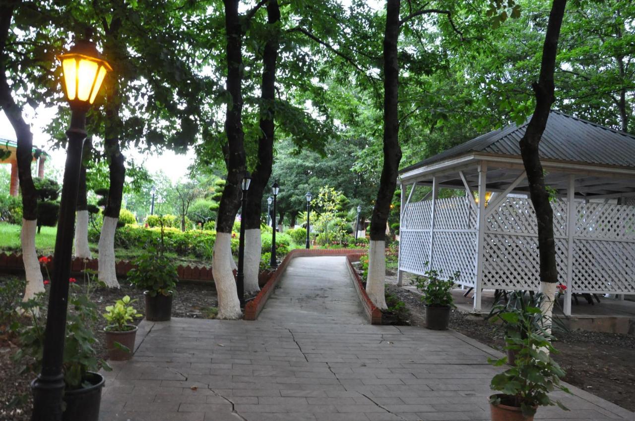 Vilesh Palace Hotel มาซาลเลอ ภายนอก รูปภาพ
