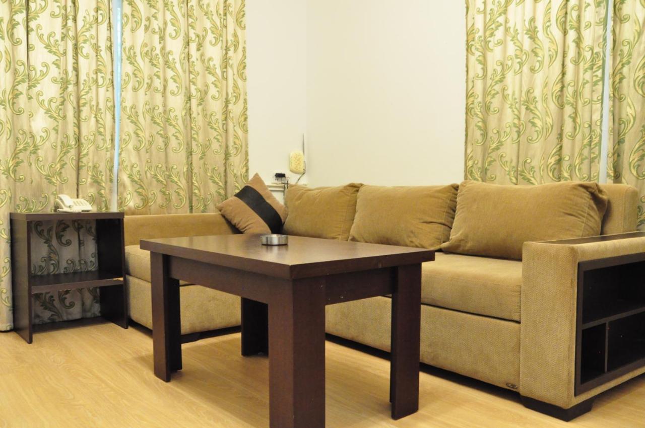 Vilesh Palace Hotel มาซาลเลอ ภายนอก รูปภาพ