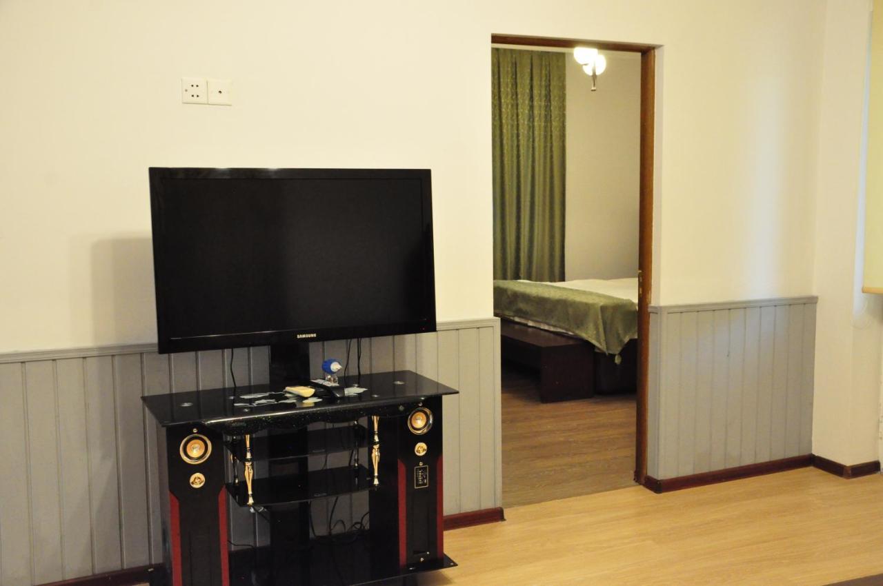 Vilesh Palace Hotel มาซาลเลอ ภายนอก รูปภาพ