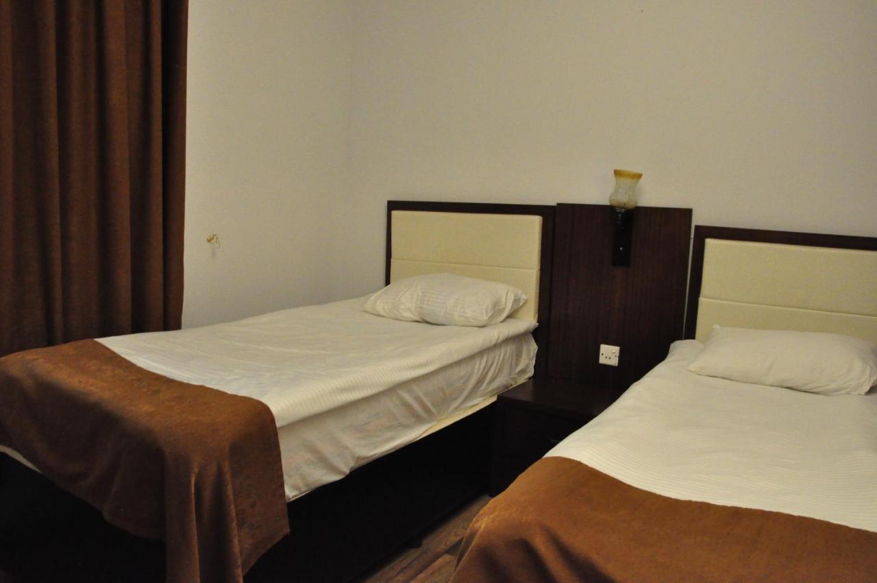 Vilesh Palace Hotel มาซาลเลอ ภายนอก รูปภาพ