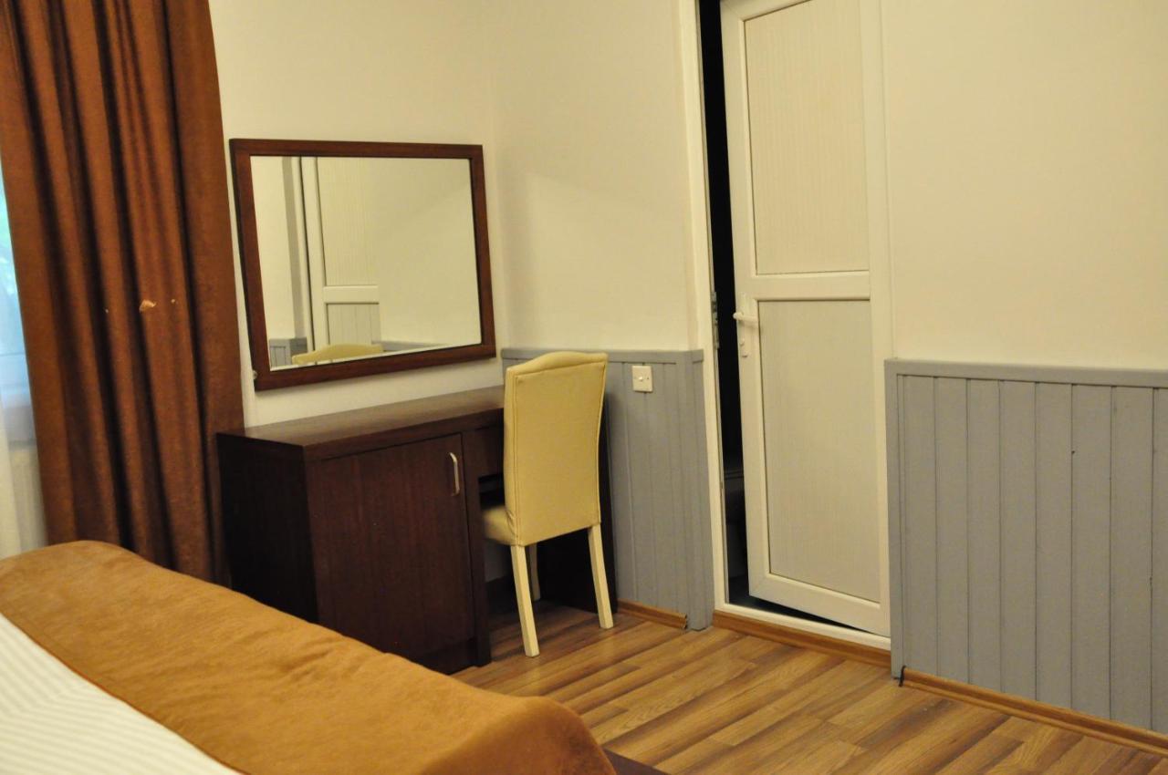 Vilesh Palace Hotel มาซาลเลอ ภายนอก รูปภาพ
